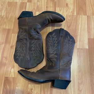 Women’s Ariat boots